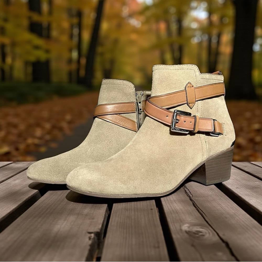 Coach boots Pauline Buckle Ankle Booties Heels Brown Suede womens 6